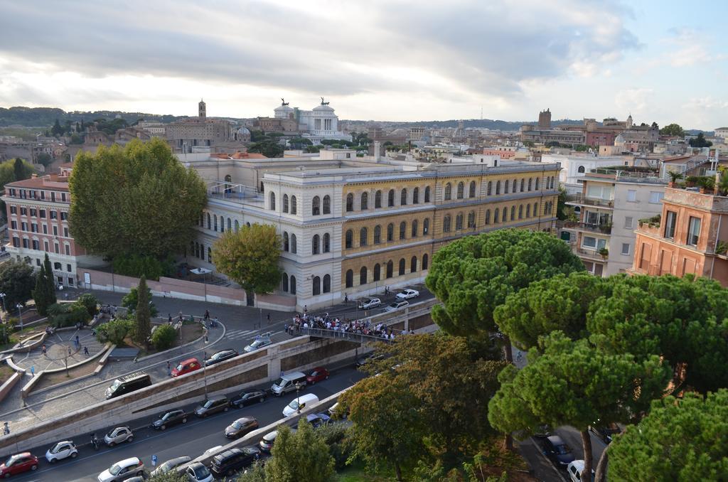 Domus Chiara Al Colosseo Róma Kültér fotó