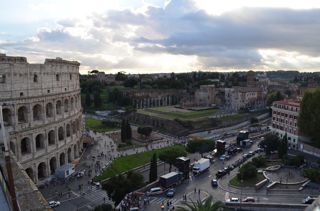 Domus Chiara Al Colosseo Róma Kültér fotó