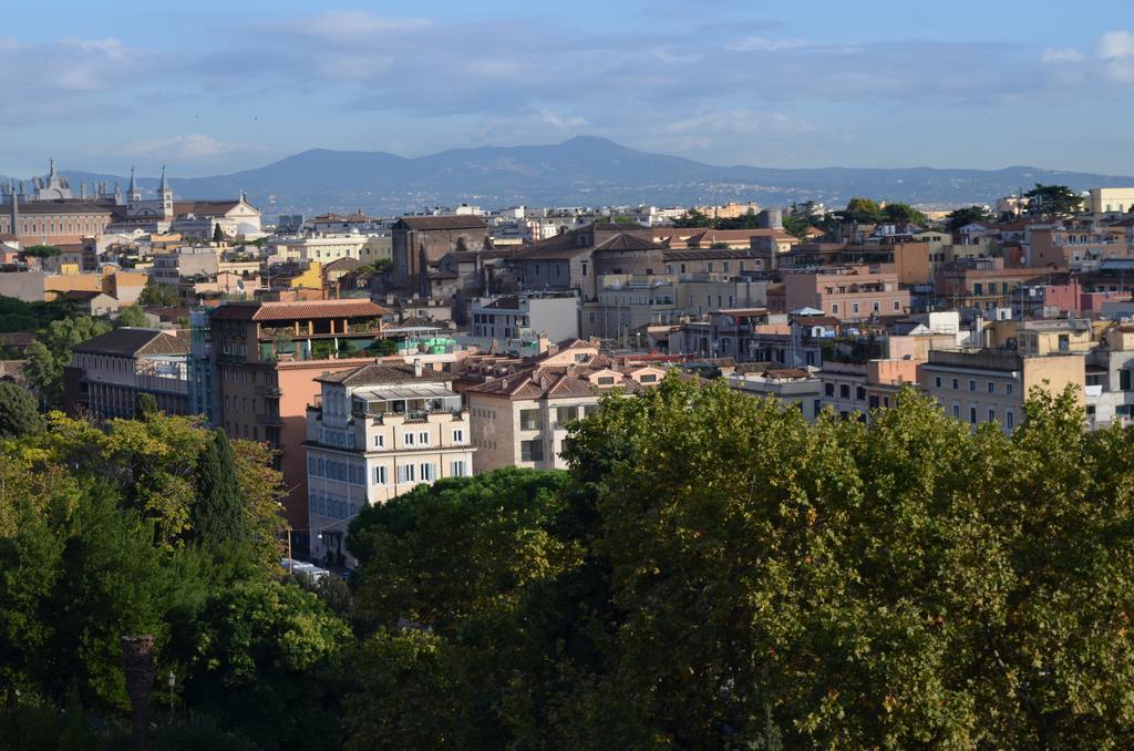 Domus Chiara Al Colosseo Róma Kültér fotó