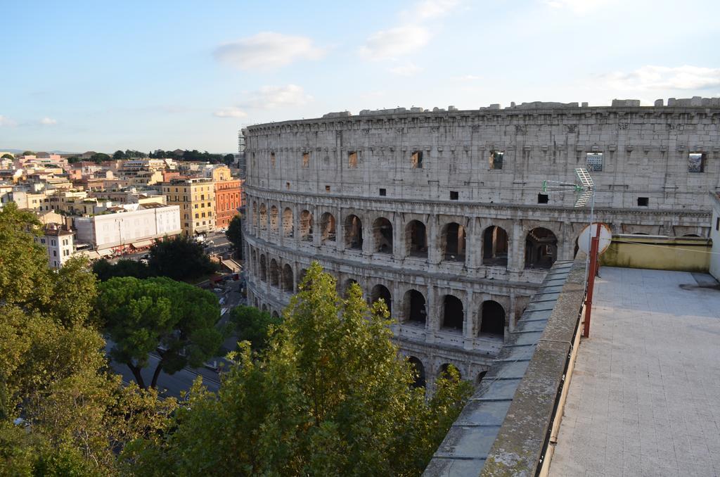 Domus Chiara Al Colosseo Róma Kültér fotó