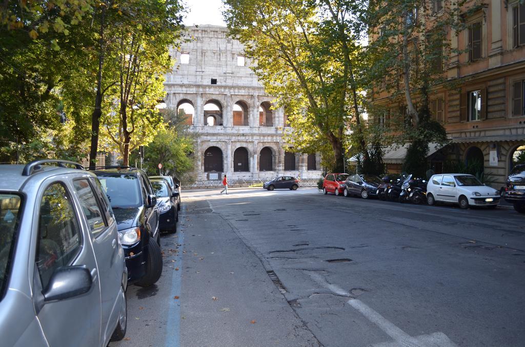 Domus Chiara Al Colosseo Róma Kültér fotó