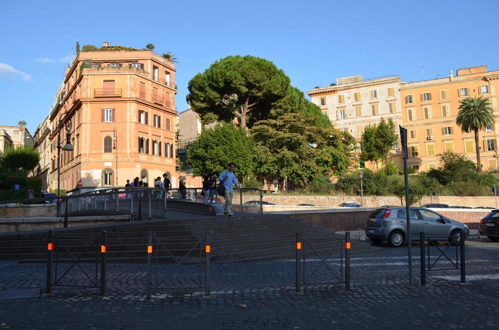 Domus Chiara Al Colosseo Róma Kültér fotó